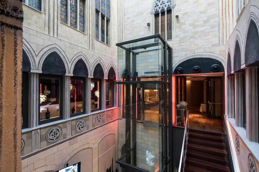 Catalonia Catedral - Resim 16