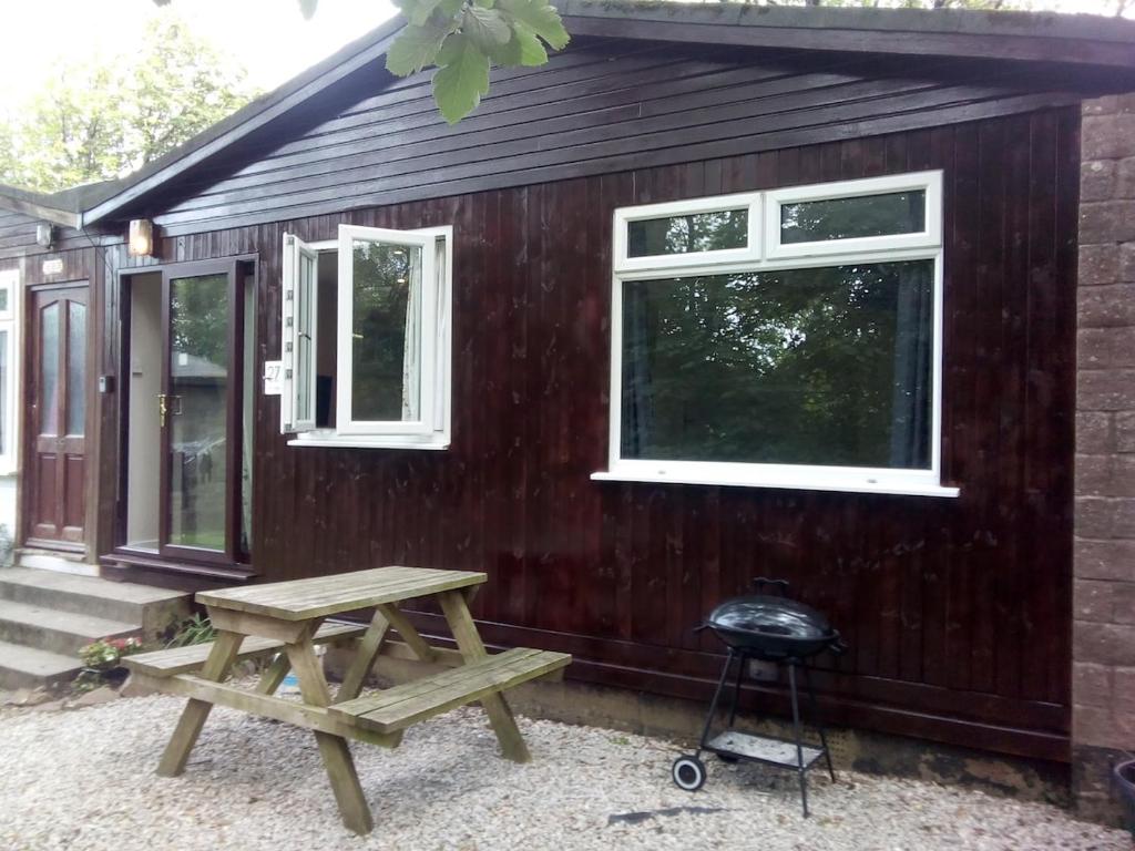 Budova, kde se chata nachází