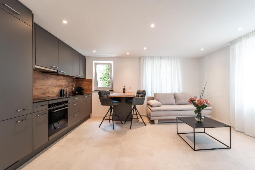 Kuchyň nebo kuchyňský kout v ubytování Geräumige Wohnung im Kanton Zürich!