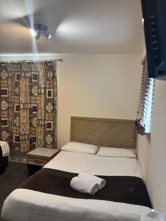 The Tudor House Hotel - Resim 3