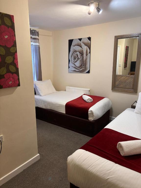 The Tudor House Hotel - Resim 40