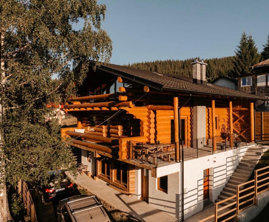 Bangunan di mana terletaknya chalet