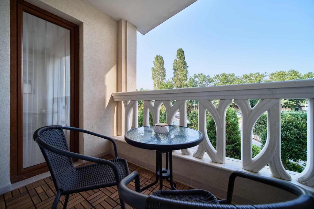 Varna South Bay - Monk Apartment