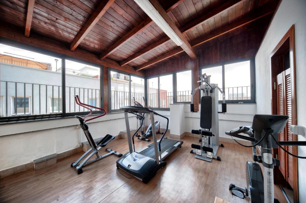 Fitness centrum a/nebo fitness zařízení v ubytování Magri's Hotel