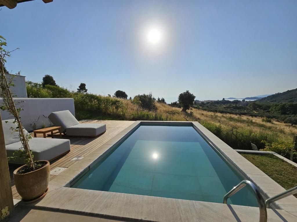 Swimmingpoolen hos eller tæt på Villa Aurora