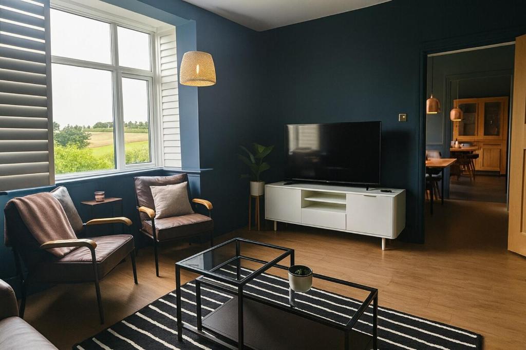 Luxury 4-Bedroom 2 Bathroom Private Vila, Loanhead (updated prices 2026)