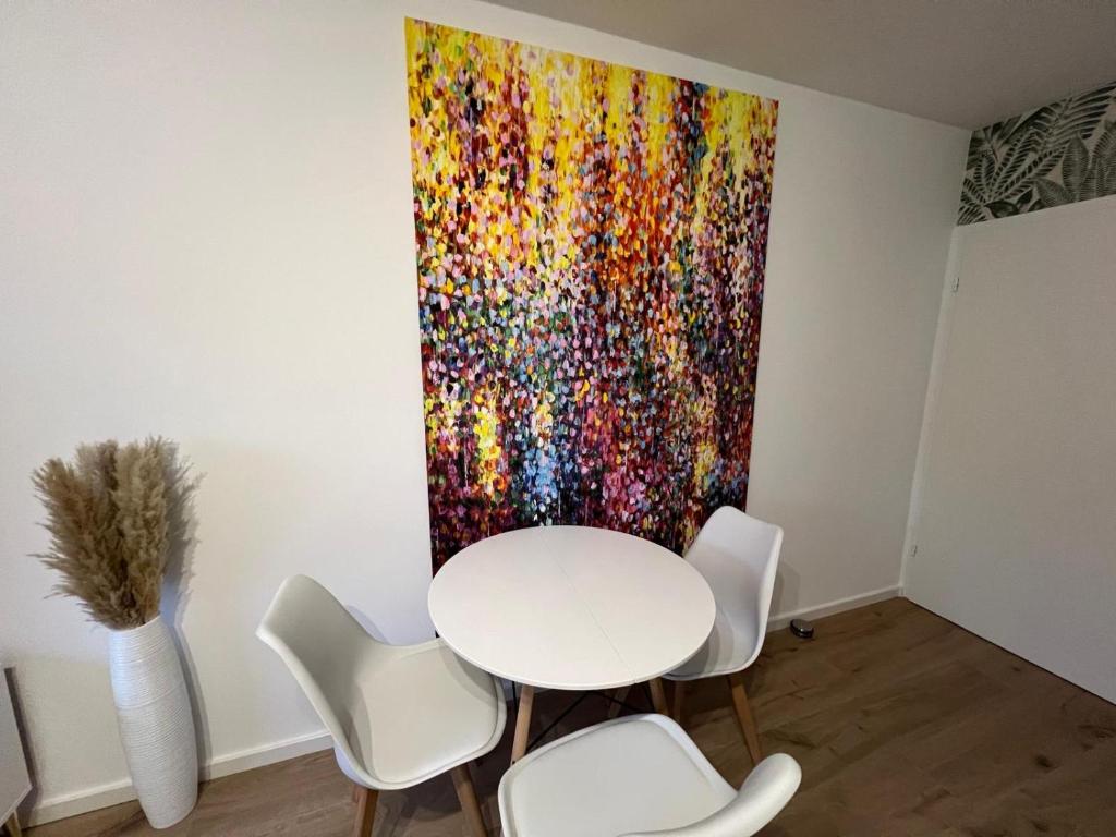 Χώρος καθιστικού στο Design-Apt Köln City mit Beamer