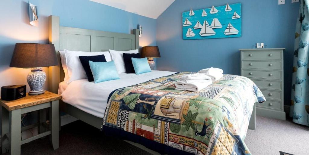 Waterfront Cottage 6