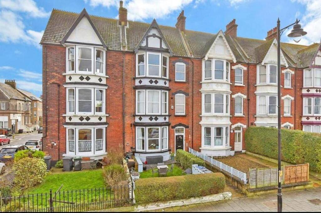 Το κτήριο όπου στεγάζεται  το διαμέρισμα