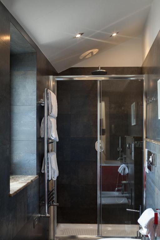 Koupelna v ubytování Hotel Executive