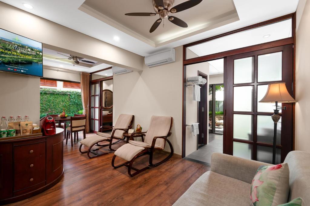 Two-Bedroom River Villa with Bathtub