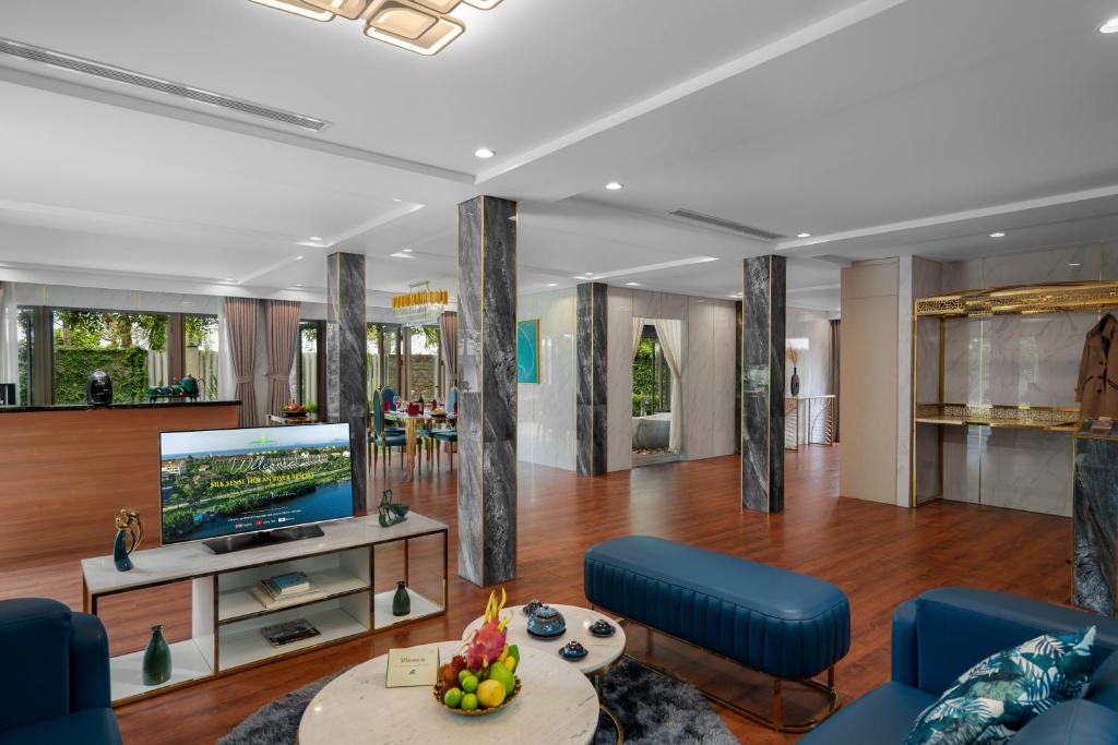 Presidential Suite with Bathtub