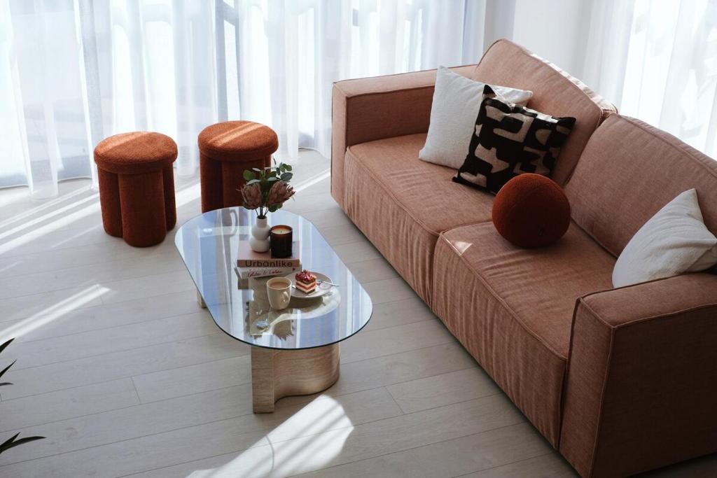 Χώρος καθιστικού στο 'Oasis' 2 Bedroom Apt in the heart of Burwood