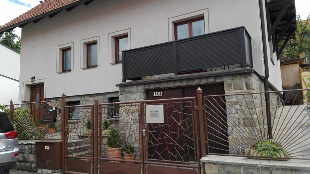 Budova, kde se ubytování v soukromí nachází