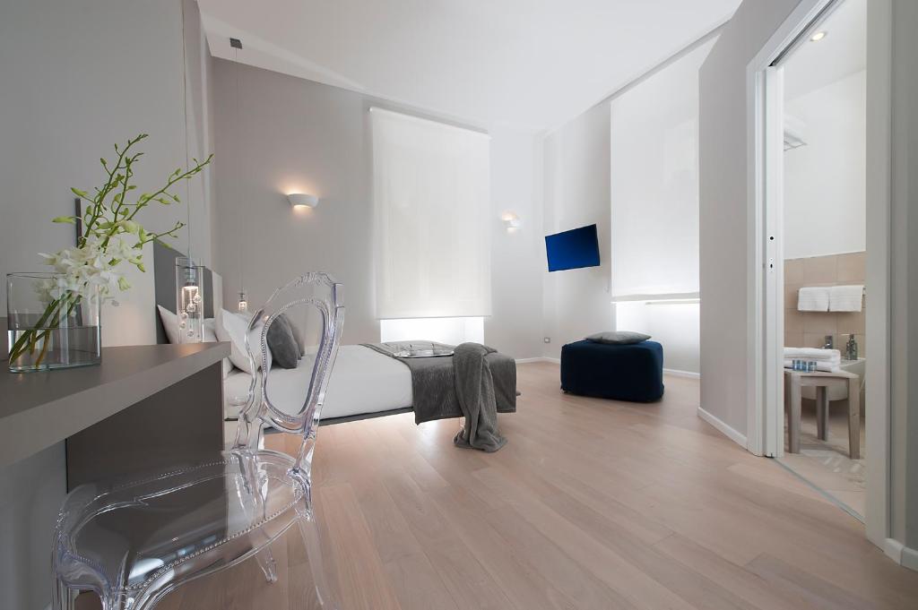 Colosseum Corner - 19