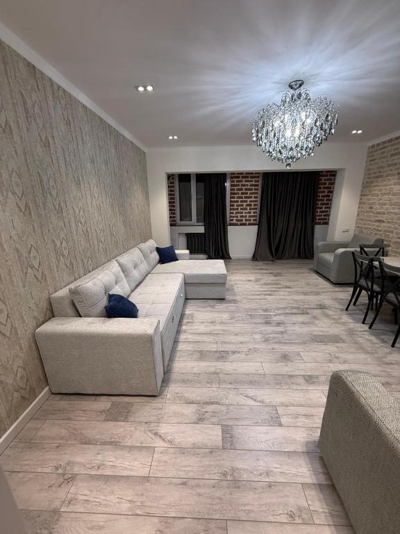 apartment Tashkent 2 BR centre main St