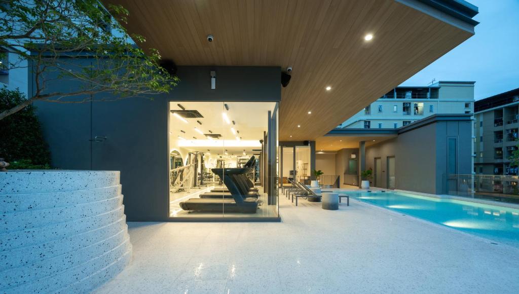 The Moment - Resim 17