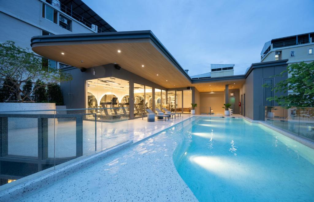 The Moment - Resim 18