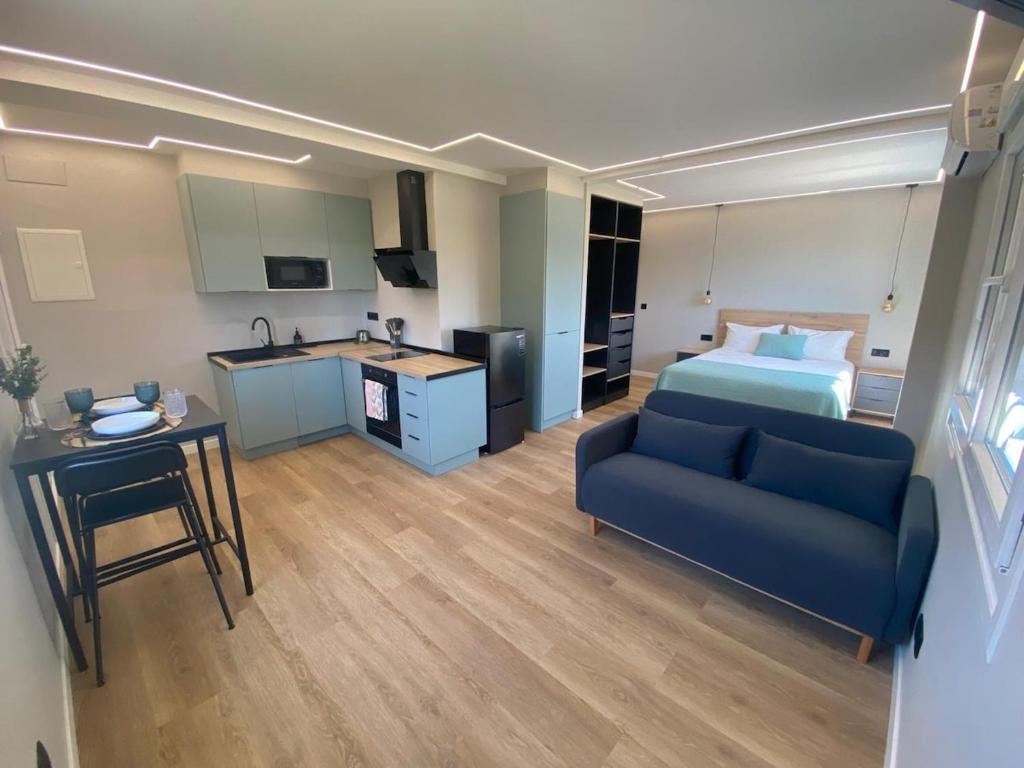 Η κουζίνα ή μικρή κουζίνα στο Chouciña Apartments