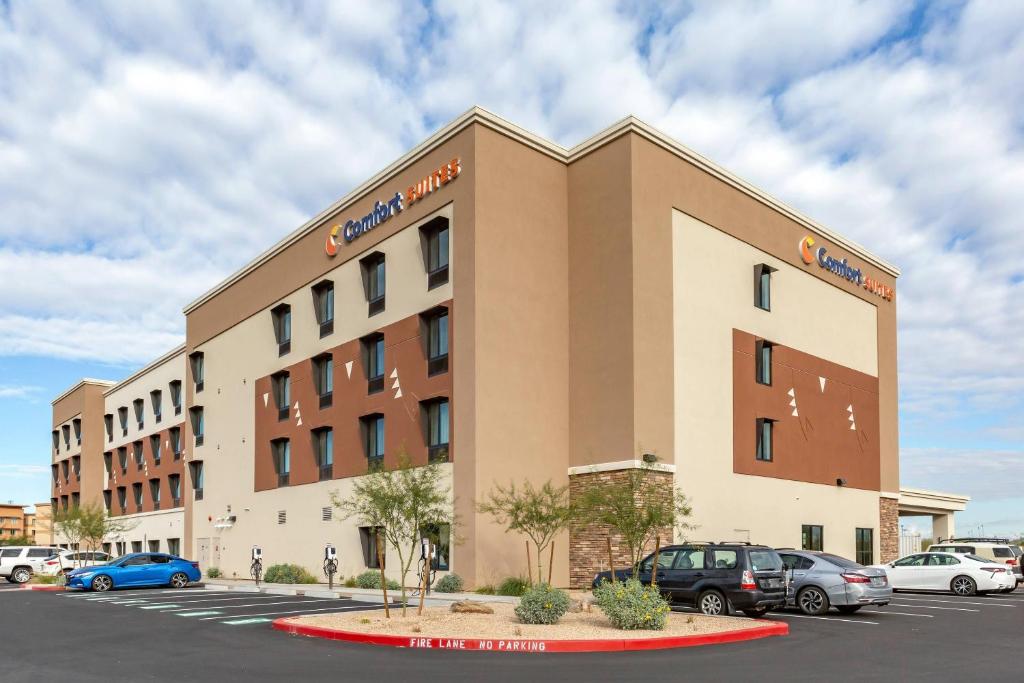 Comfort Suites Scottsdale Talking Stick Entertainment District photo