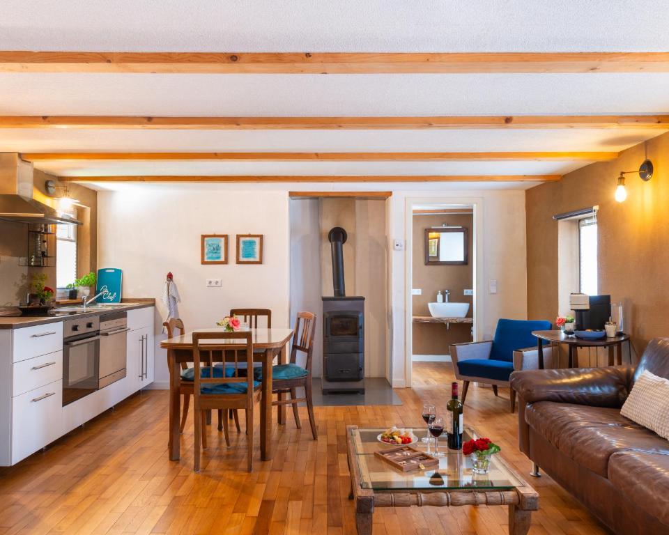 Kuchyň nebo kuchyňský kout v ubytování Ferienappartement Enzianshaus