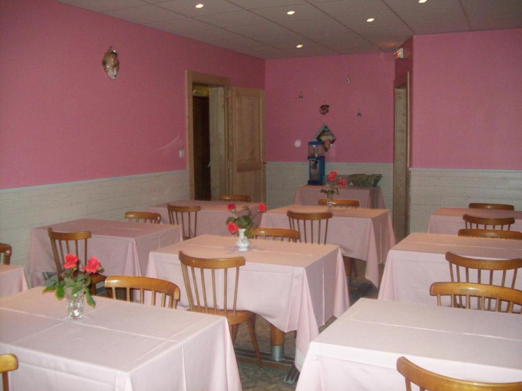 Restaurace v ubytování Hotel Les Sapins