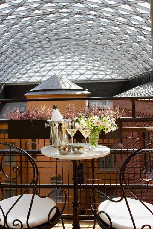 
Superior Balcony Courtyard
