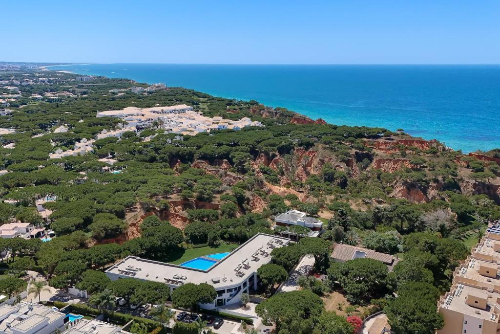 an aerial view of a resort and the ocean at Apartment Belharucas in Albufeira