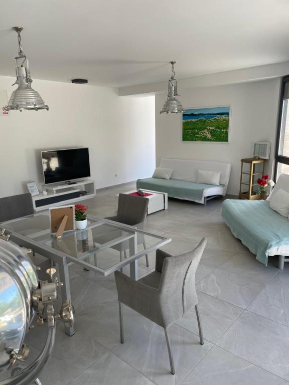 Apartment Crikvenica mit Terrasse