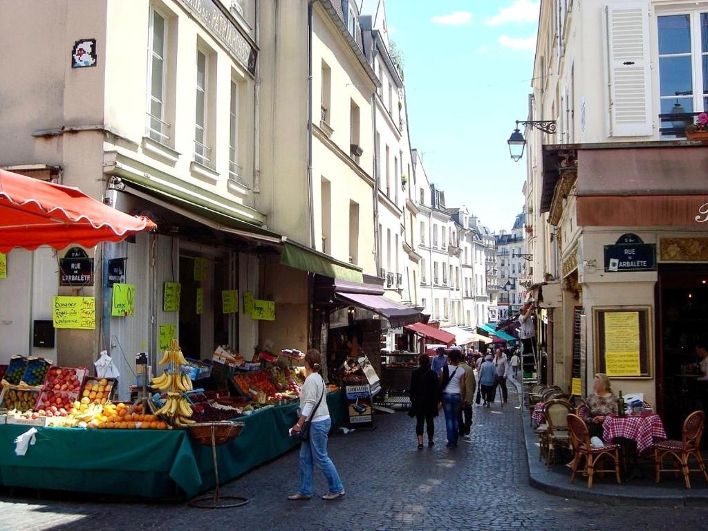 Hosté ubytování Exceptional apartment in the heart of Paris
