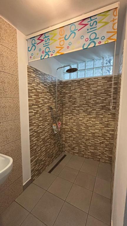 Pannónia Rooms and Apartments - Resim 13