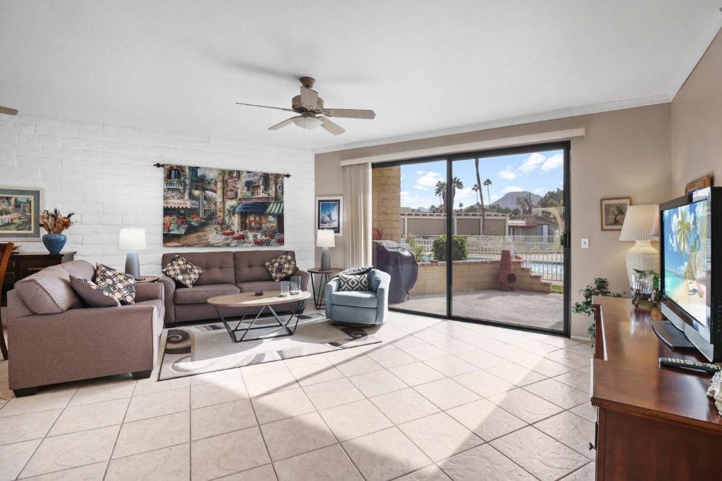 2BR 2BA Charming Cathedral City Condo with Territorial Views, Cathedral ...