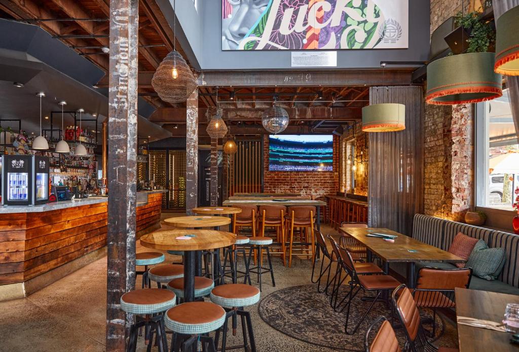 The Lucky Hotel - Resim 41