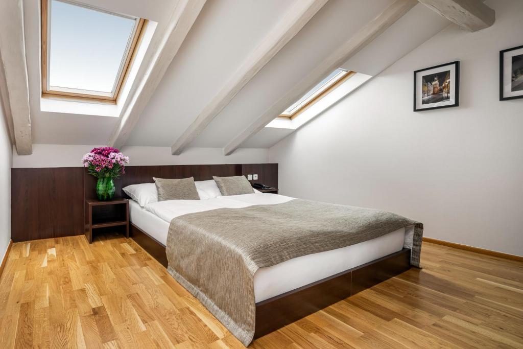 
Double Room - Attic
