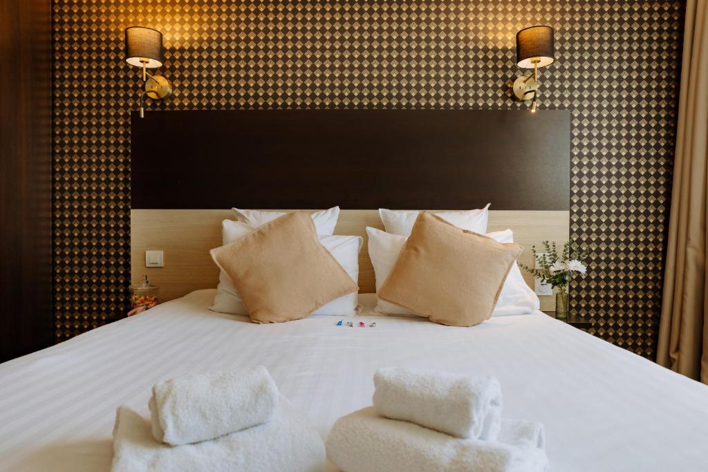 
Superior One-Bedroom Apartment
