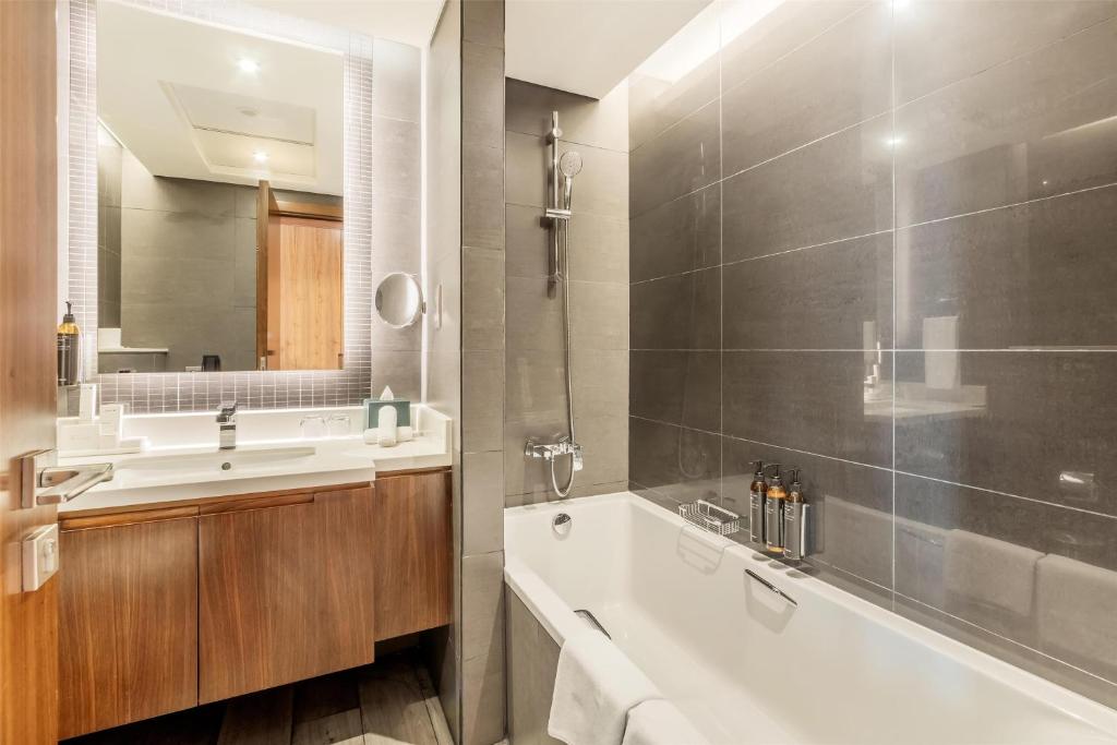 Radisson Blu Hotel, Dubai Canal View - Resim 30