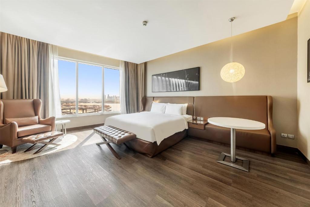 Radisson Blu Hotel, Dubai Canal View - Resim 32