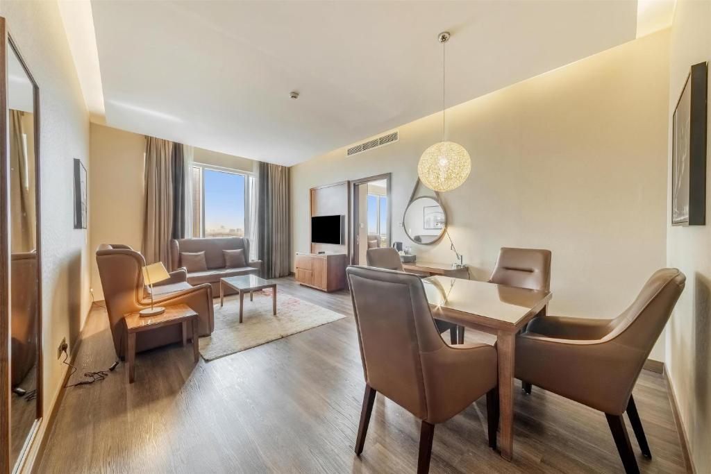 Radisson Blu Hotel, Dubai Canal View - Resim 36