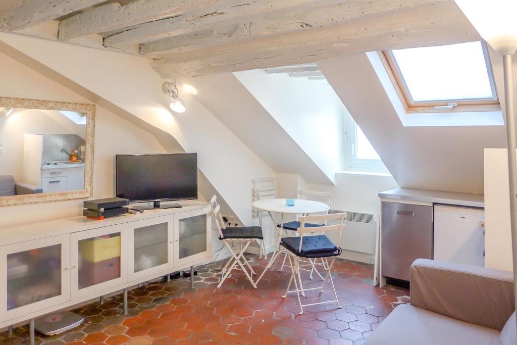 ID 1049 - Saint Paul, rue Pavee, duplex