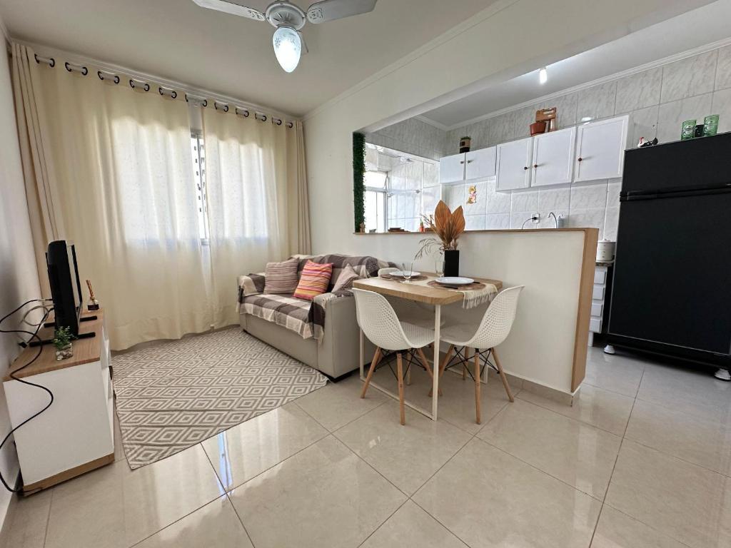 Kuchyň nebo kuchyňský kout v ubytování Apto na Tupi - 5 min da Praia!