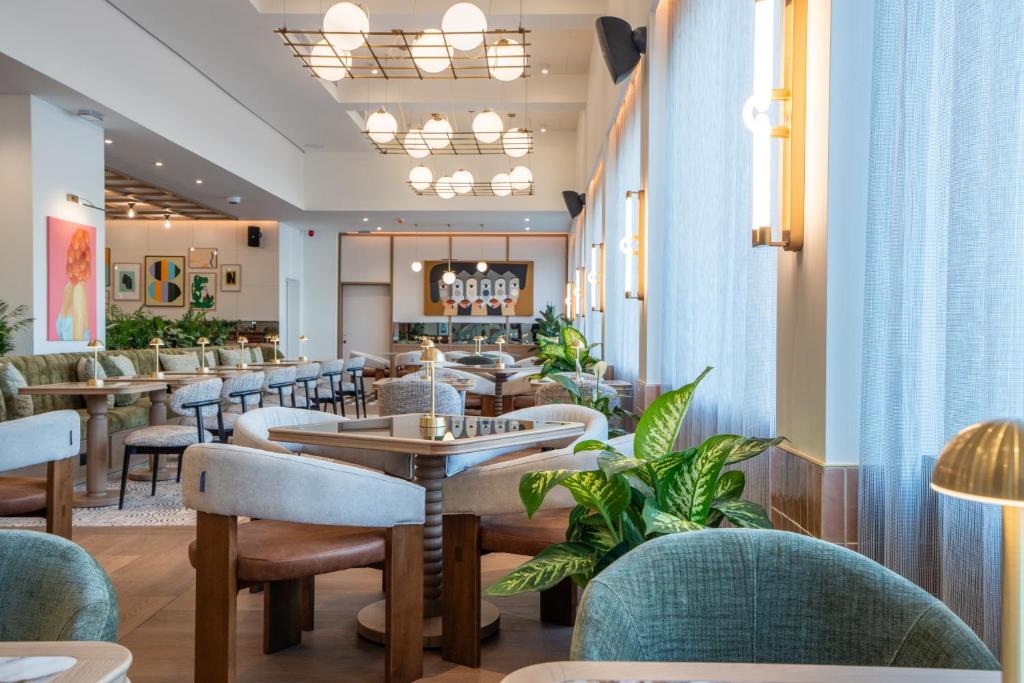 Via Antwerp - Resim 36