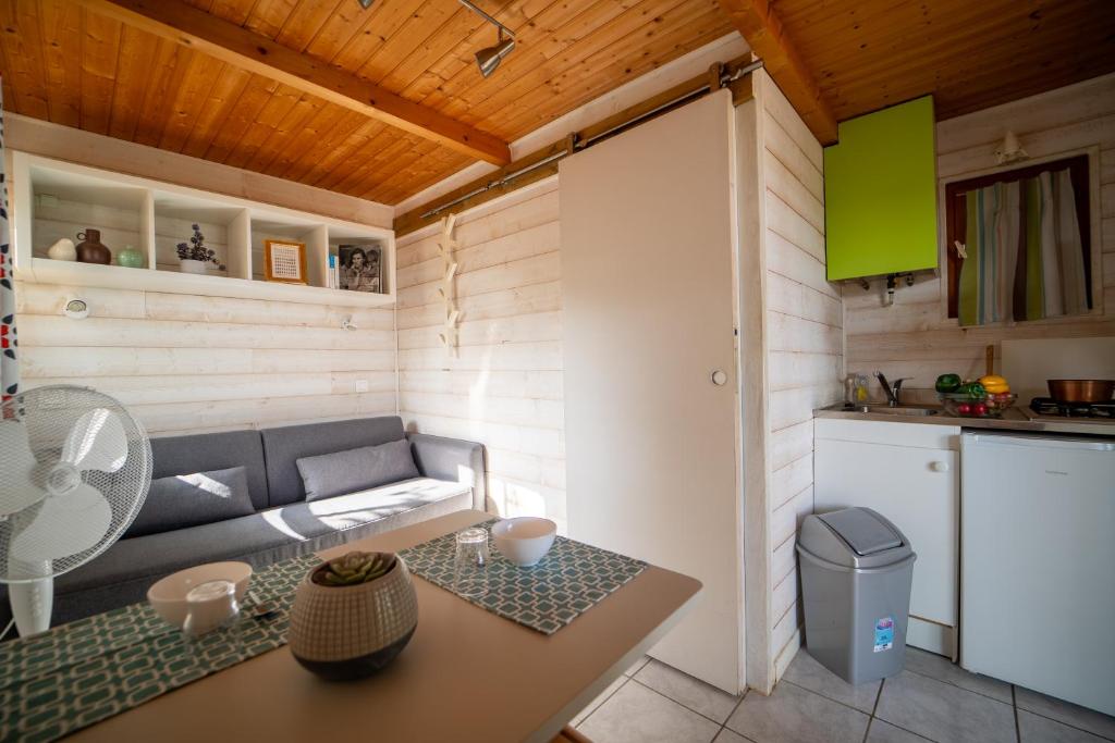 Camping des Alberes - Chalet (2 Adults)