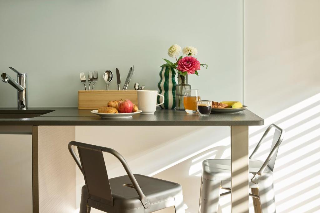 Base Geneva - Resim 9