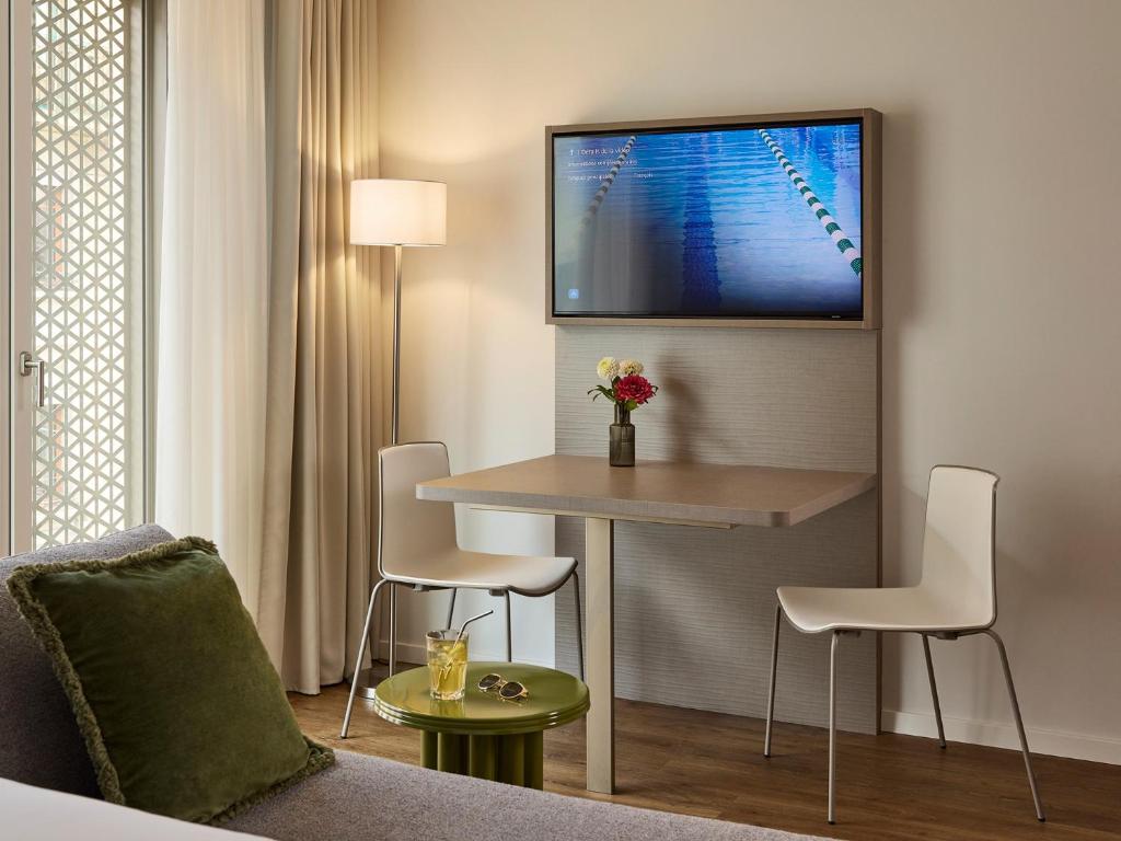 Base Geneva - Resim 24