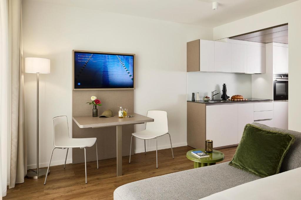 Base Geneva - Resim 25