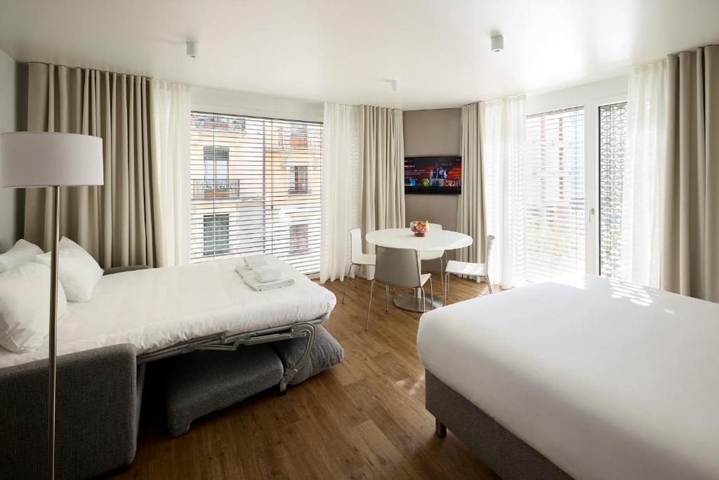 Base Geneva - Resim 30