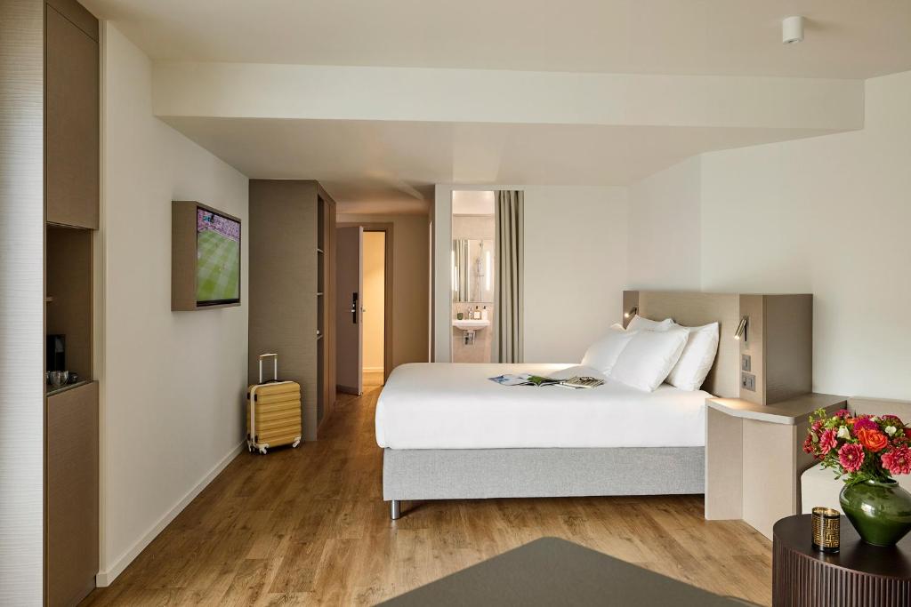 Base Geneva - Resim 32