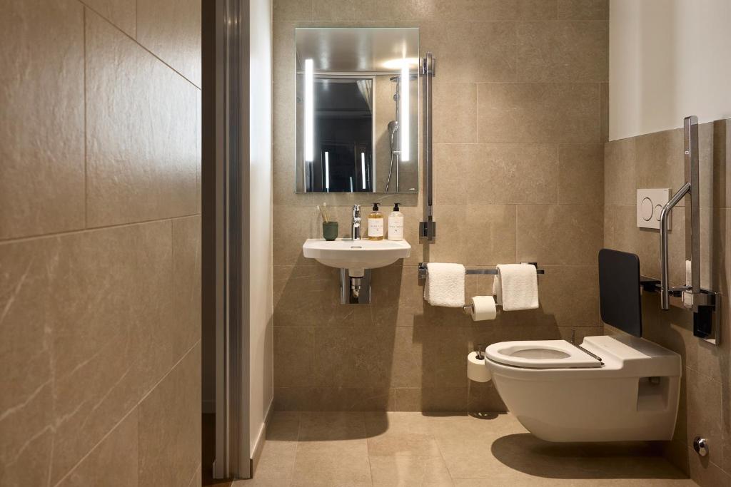 Base Geneva - Resim 34