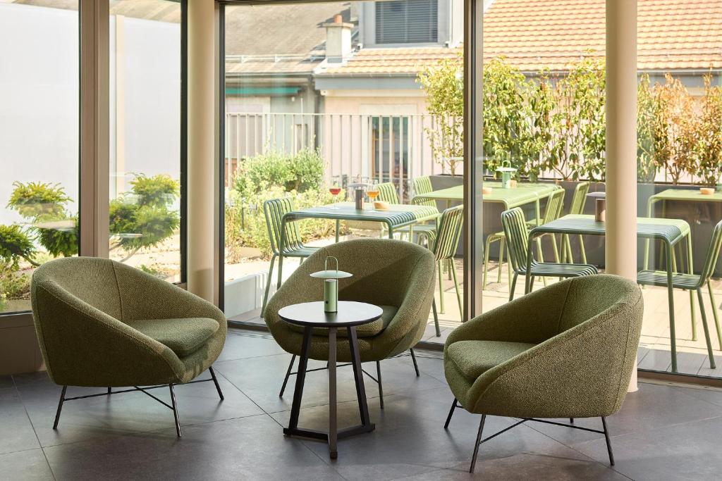 Base Geneva - Resim 37