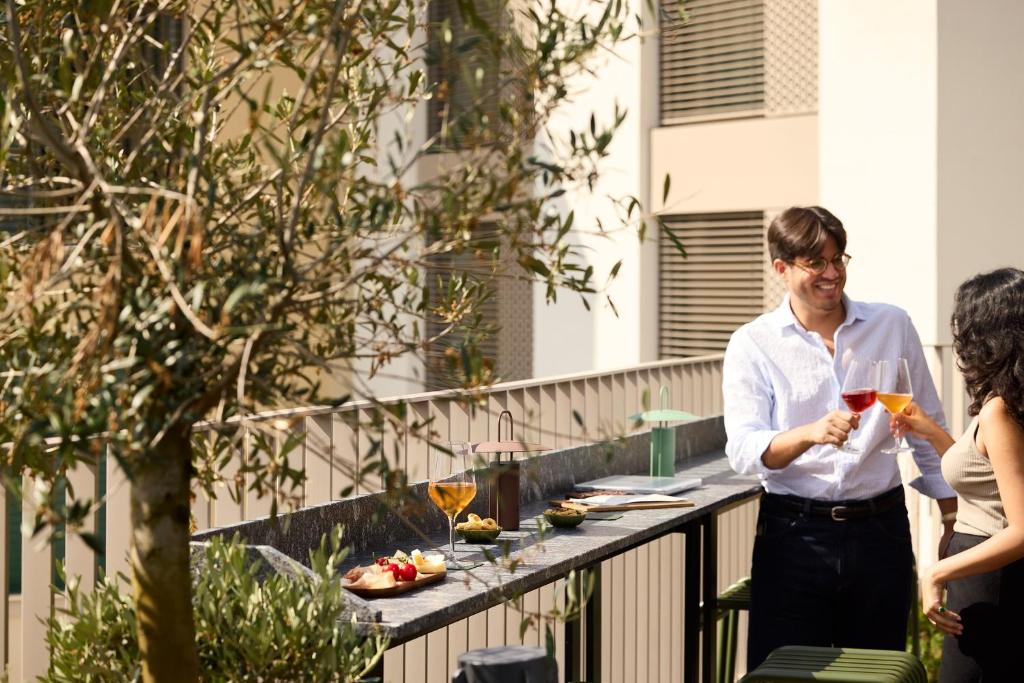 Base Geneva - Resim 19